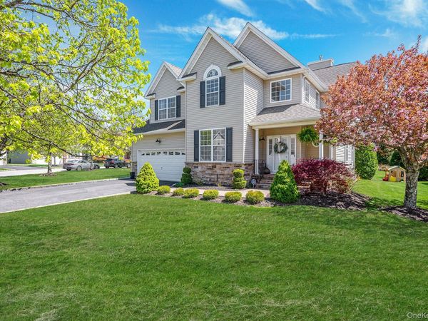 8 Joshua Court, Wading River, NY 11792