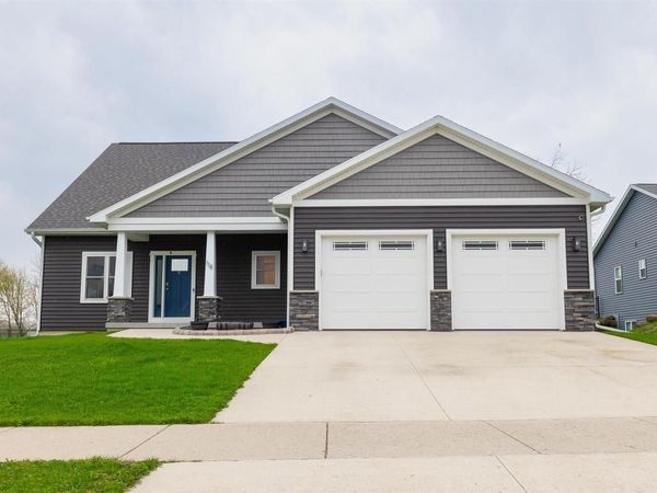 118 Nature's Trail, Fall River, WI 53932