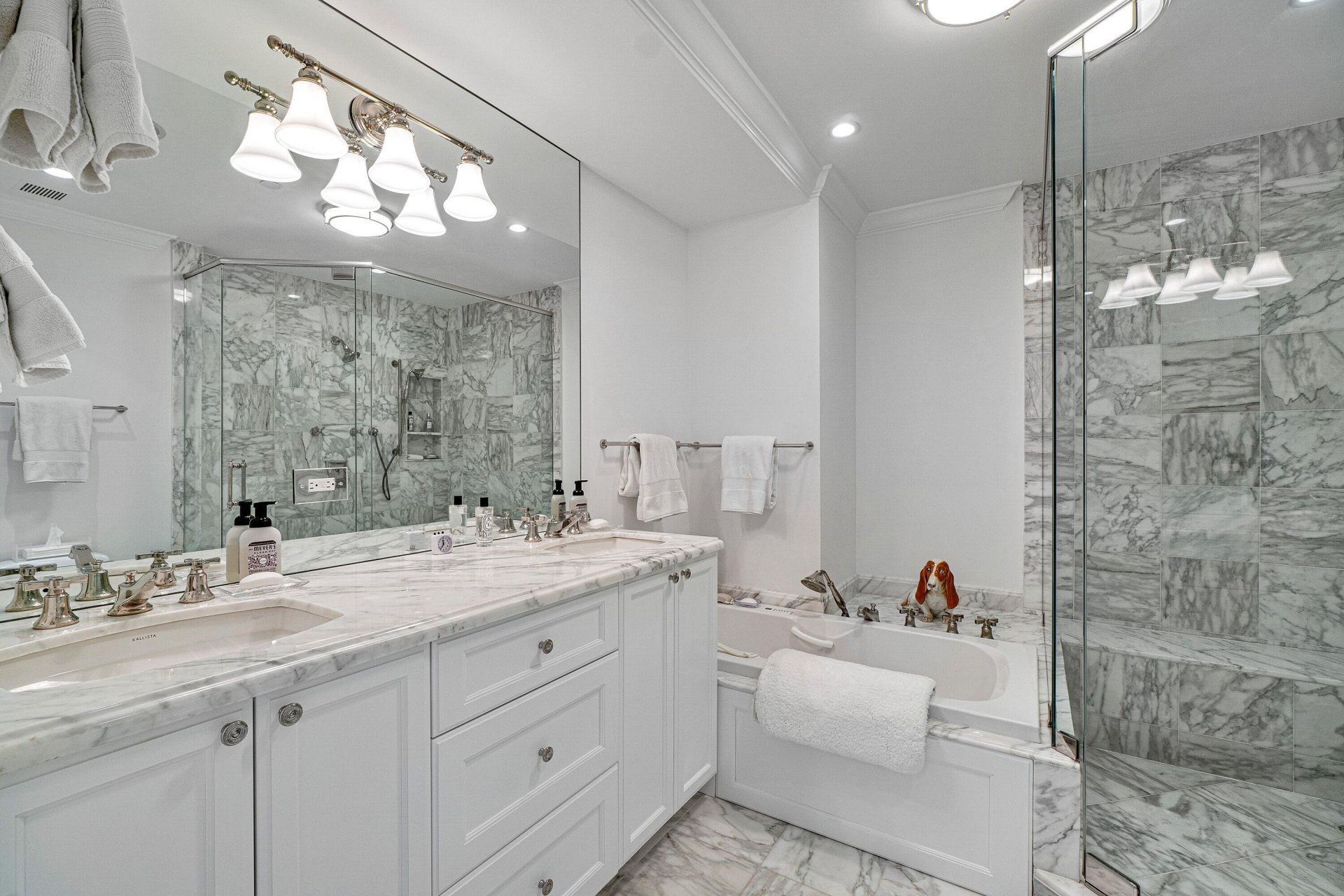 150 Bradley Place, Unit 203, Palm Beach, FL 33480 Photo