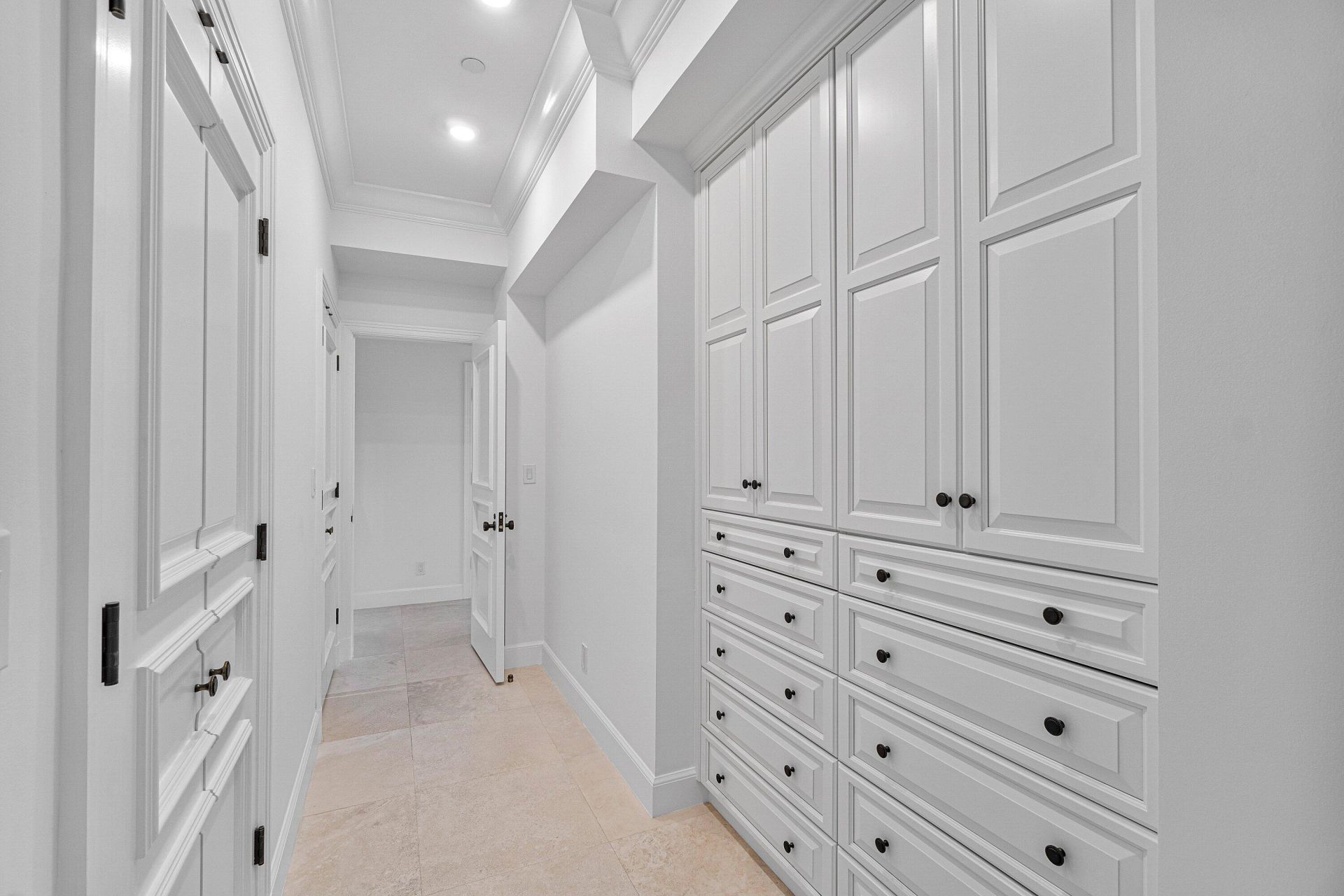 150 Bradley Place, Unit 203, Palm Beach, FL 33480 Photo