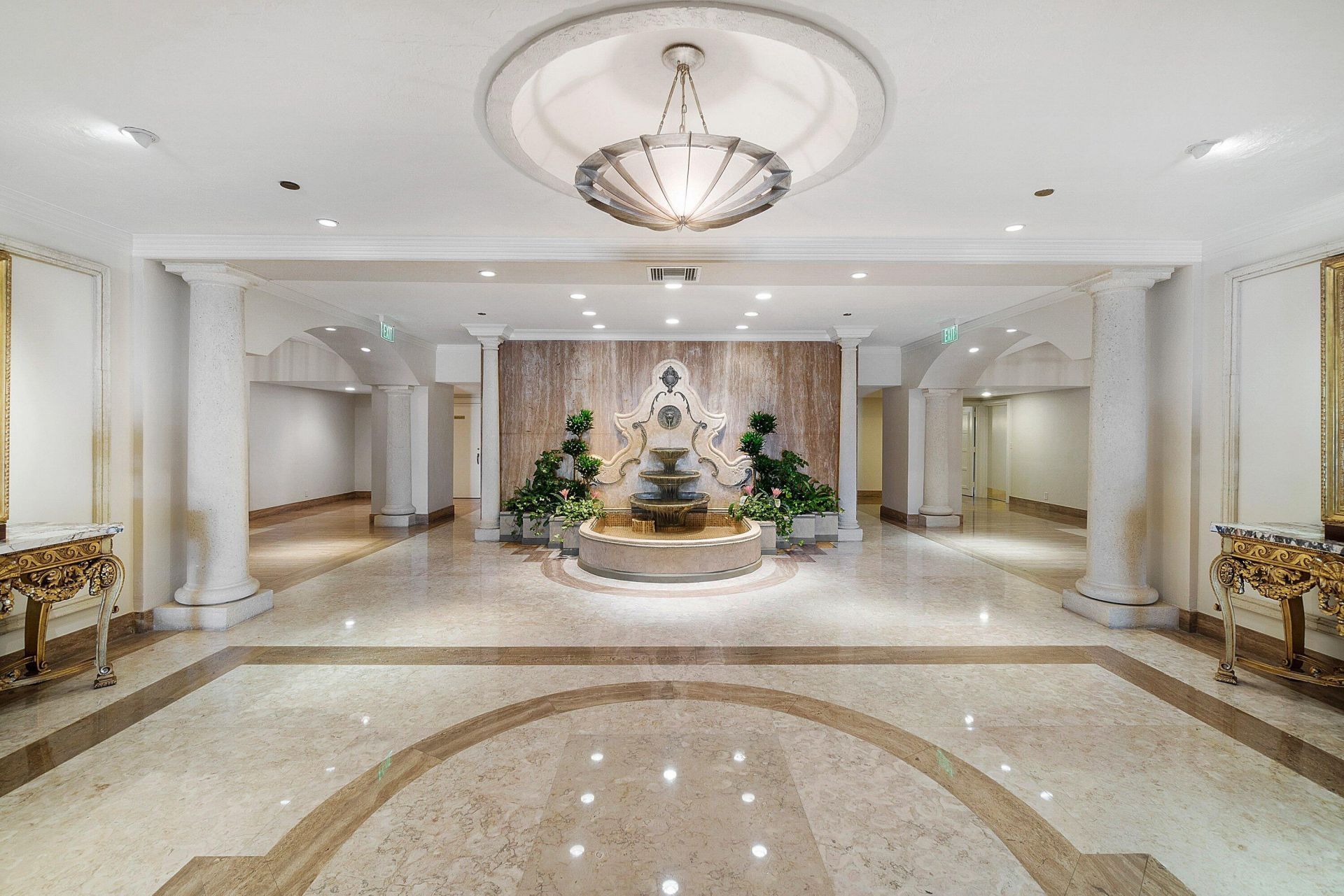 150 Bradley Place, Unit 203, Palm Beach, FL 33480 Photo