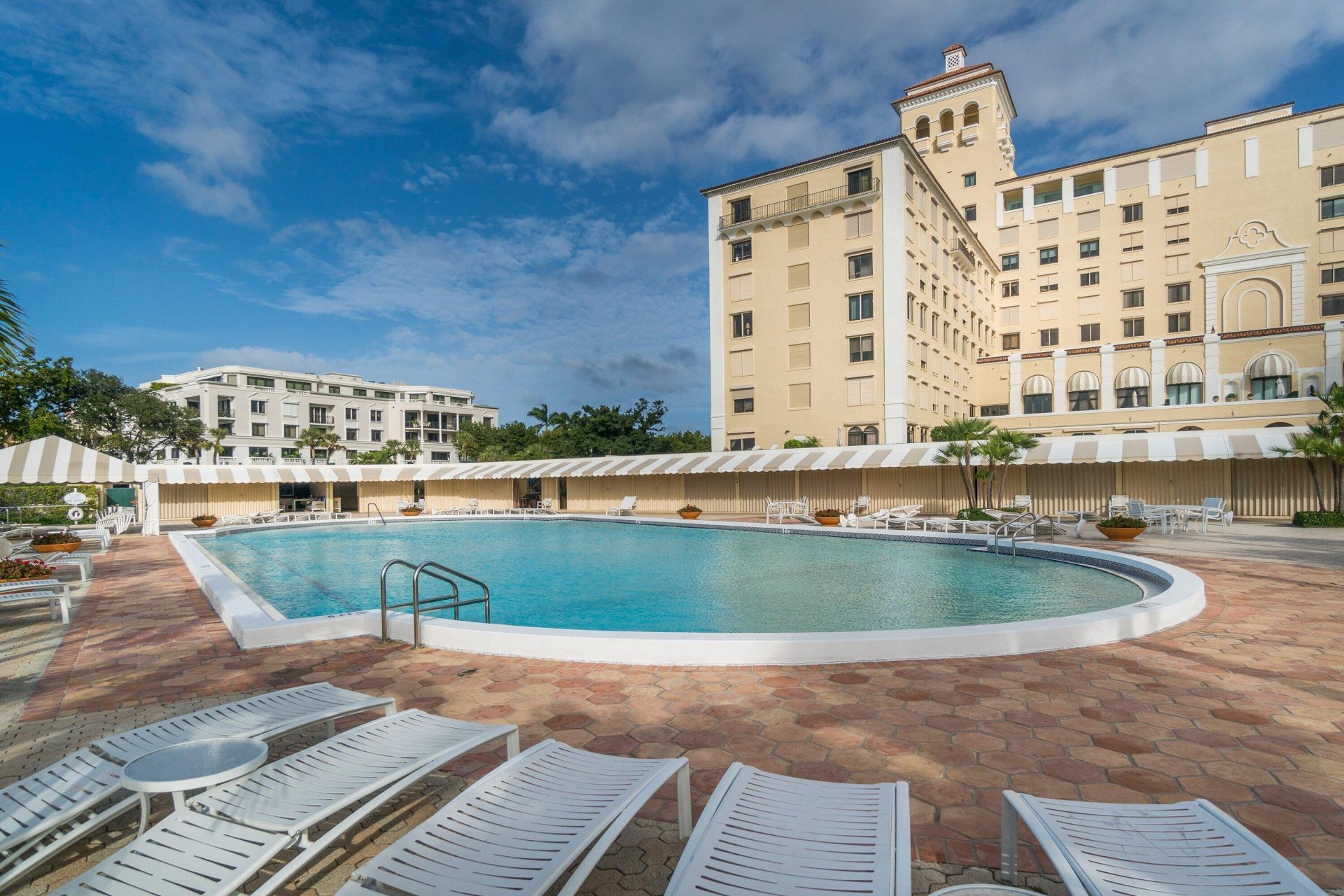 150 Bradley Place, Unit 203, Palm Beach, FL 33480 Photo