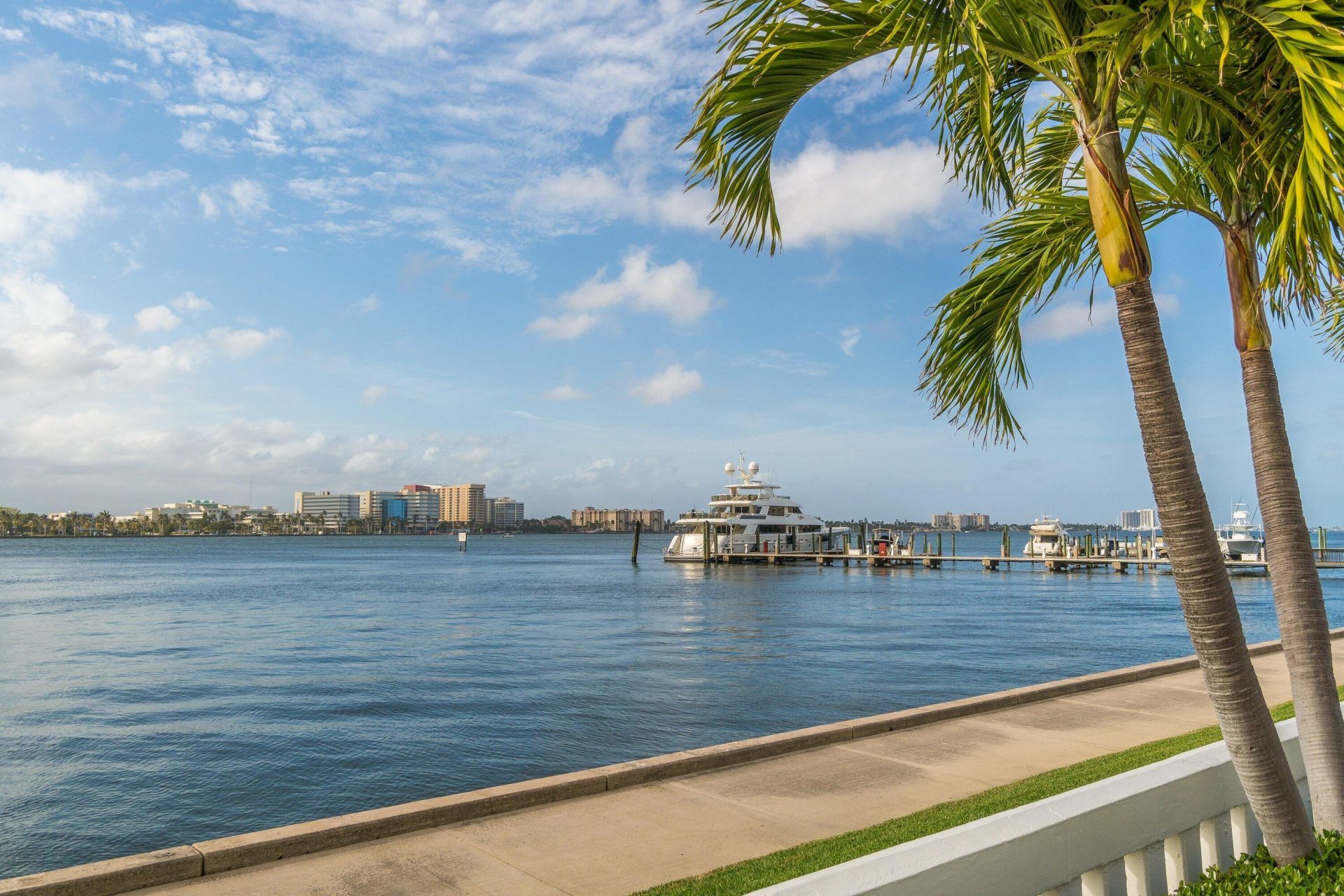 150 Bradley Place, Unit 203, Palm Beach, FL 33480 Photo
