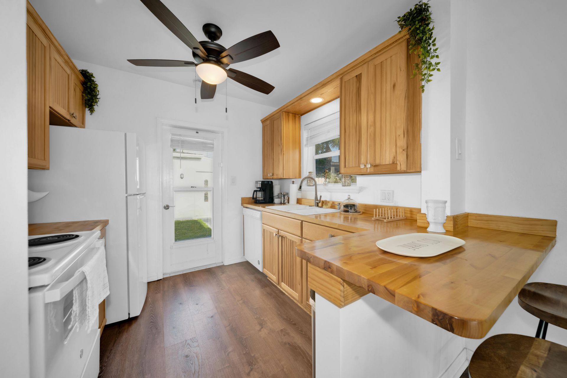 2317 N Ocean Boulevard E, Unit 2319, Fort Lauderdale, FL 33305 Photo