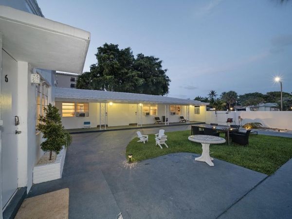 2307 N Ocean Boulevard, Unit 4, Fort Lauderdale, FL 33305