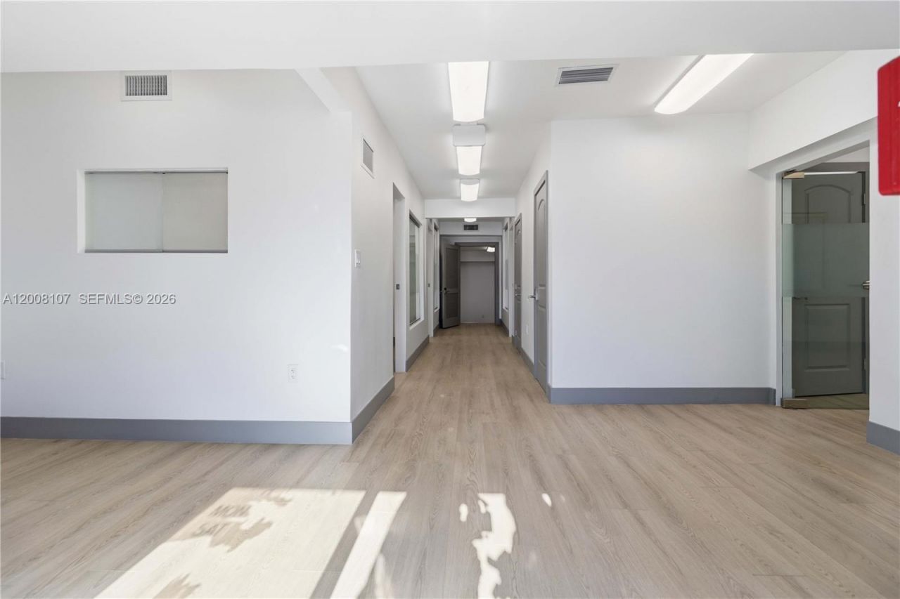 470 NW 22nd Ave, Miami, FL 33125 Photo