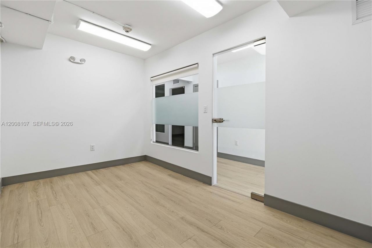 470 NW 22nd Ave, Miami, FL 33125 Photo