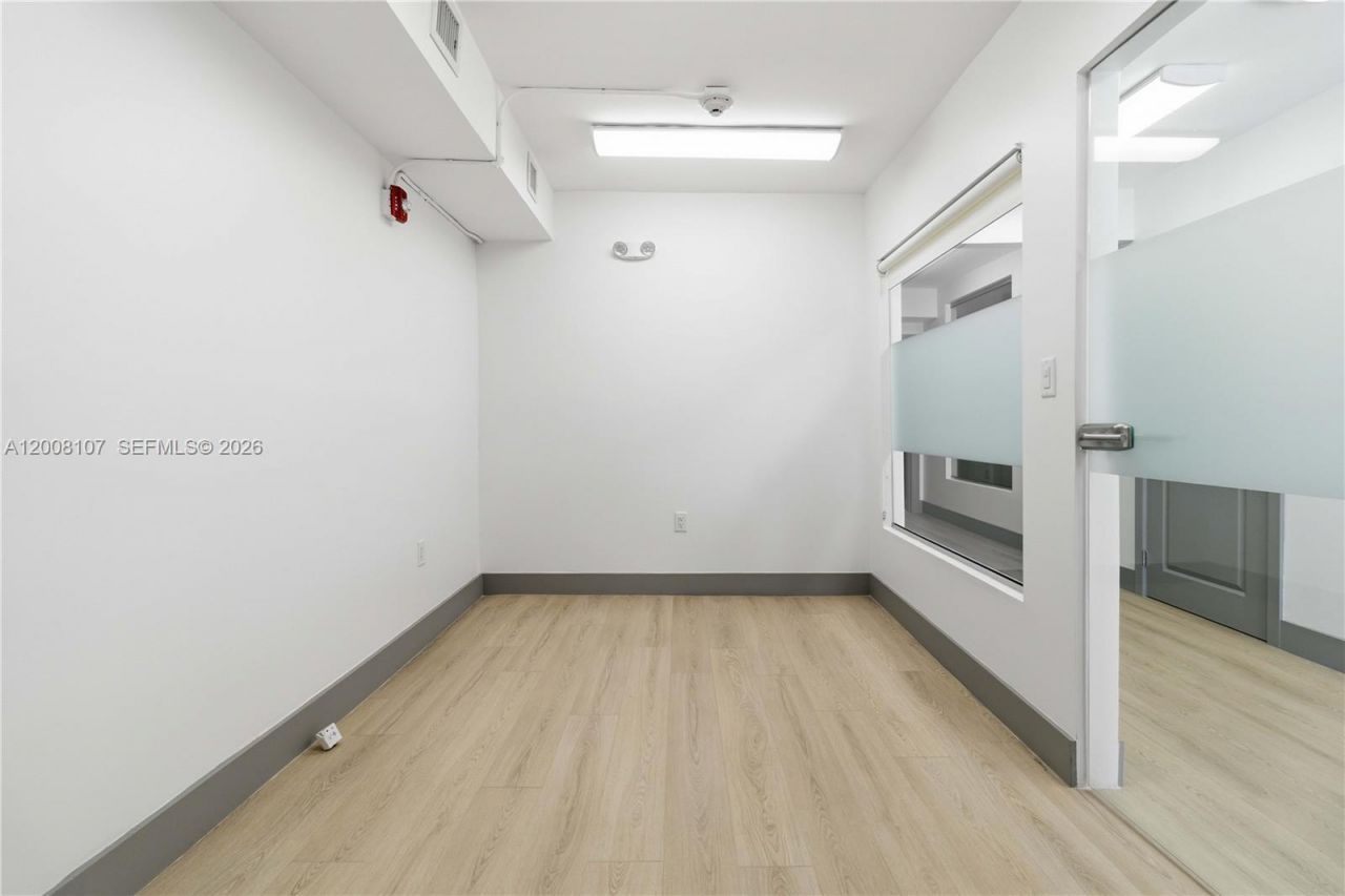 470 NW 22nd Ave, Miami, FL 33125 Photo