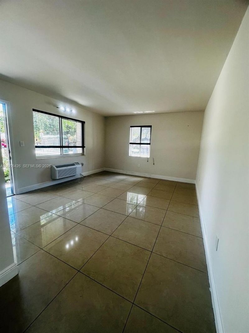 2401 SW 22nd St, Unit 7, Miami, FL 33145 Photo