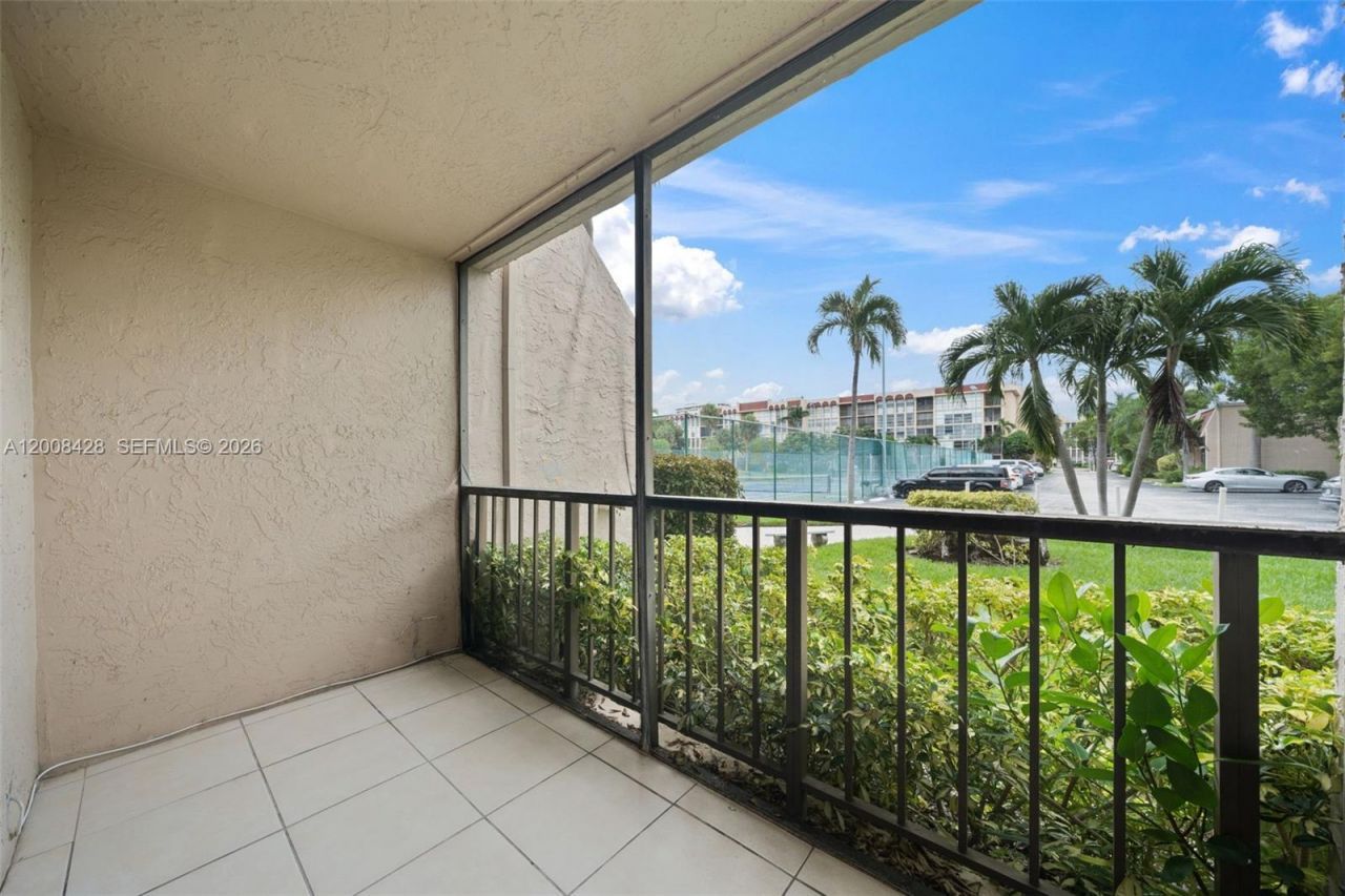 2001 Atlantic Shores Blvd , Unit 116, Hallandale Beach, FL 33009 Photo