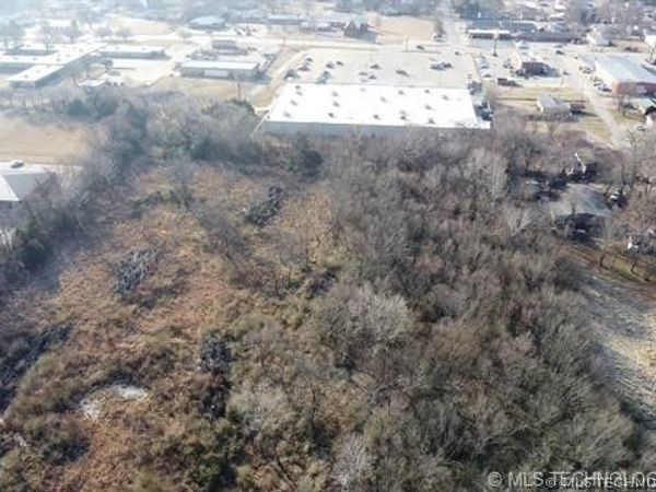 Commerce , Holdenville, OK 74848