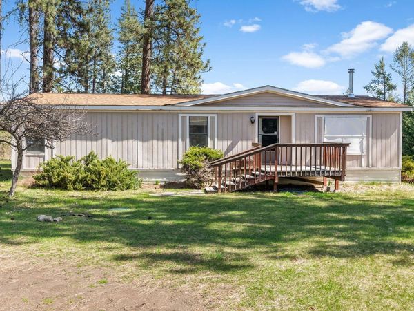 27220 N Milan Rd, Chattaroy, WA 99003