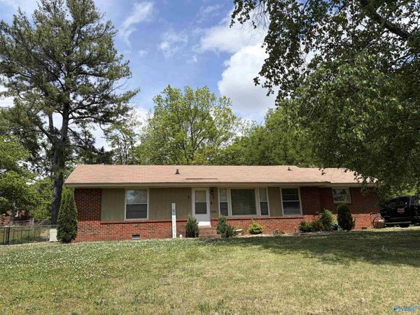 2016 Lance Road NW, Huntsville, AL 35810