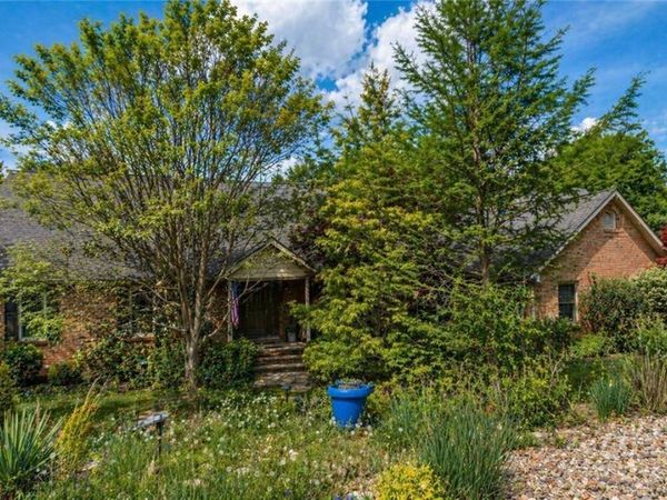 2945 Ash Meadows Boulevard, Zanesville, OH 43701