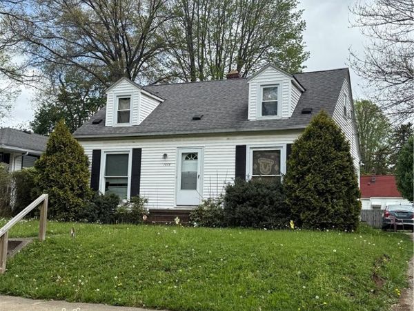 1055 Frederick Boulevard , Akron, OH 44320