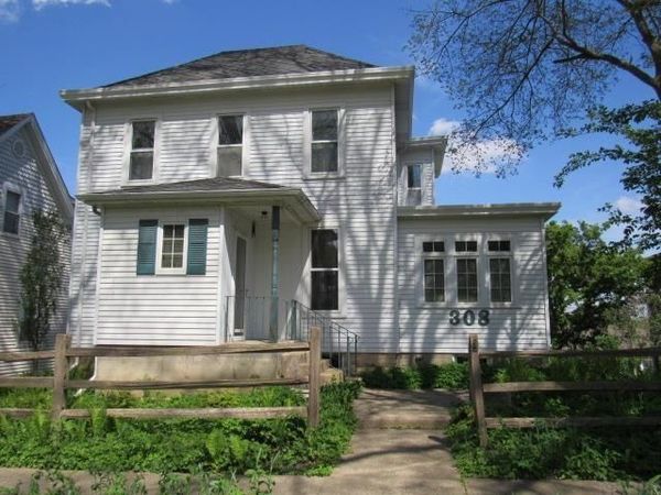 308 N Chestnut Street , Monticello, IA 52310