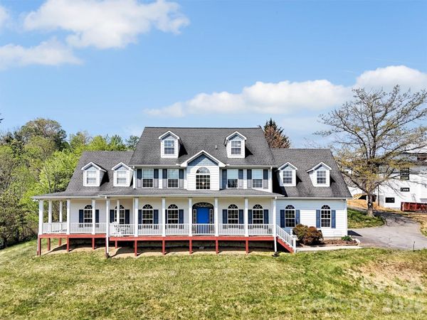 237 Midway Crossing, Clyde, NC 28721