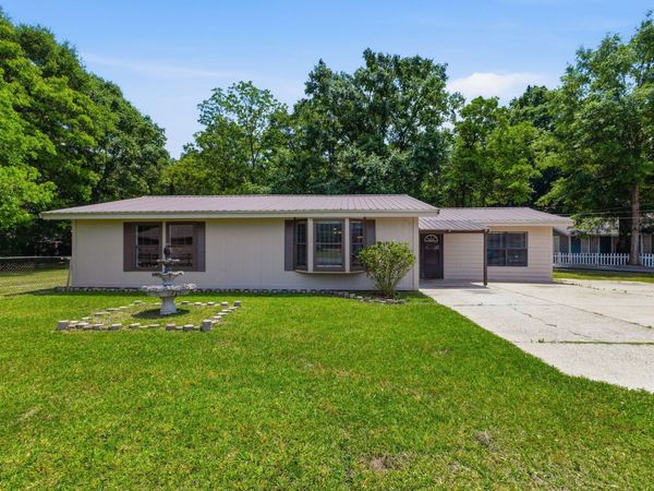 900 Old Richton, Petal, MS 39465