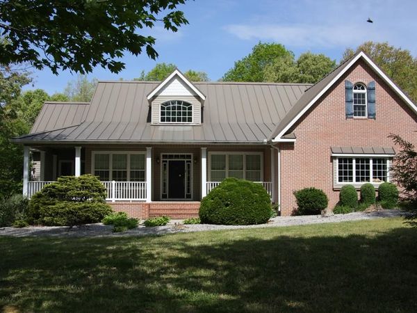 734 Ridgetop Dr., Jamestown, TN 38556