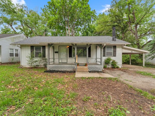 1439 S Luster Avenue, Springfield, MO 65804