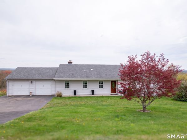132 Kings, North Haven, CT 06473