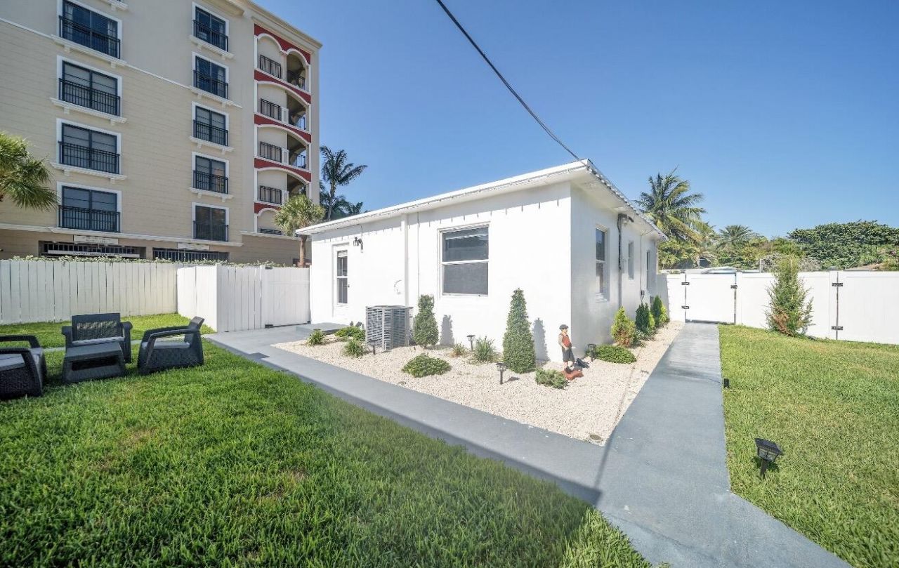 2317 N Ocean Boulevard, Fort Lauderdale, FL 33305 Photo