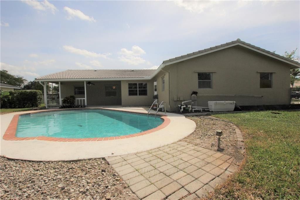 1122 NW 82nd Avenue, Coral Springs, FL 33071 Photo