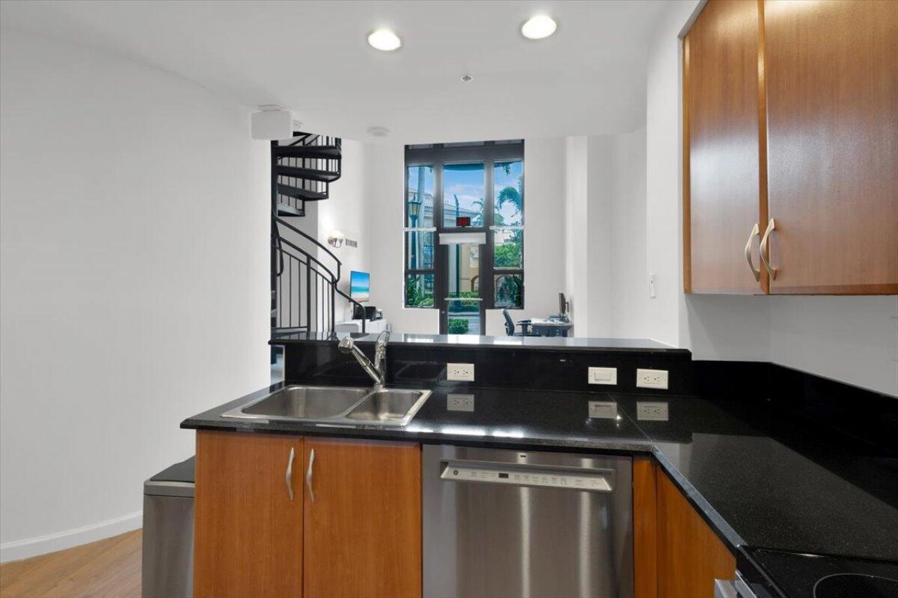 801 S Olive Avenue, Unit 105, West Palm Beach, FL 33401 Photo