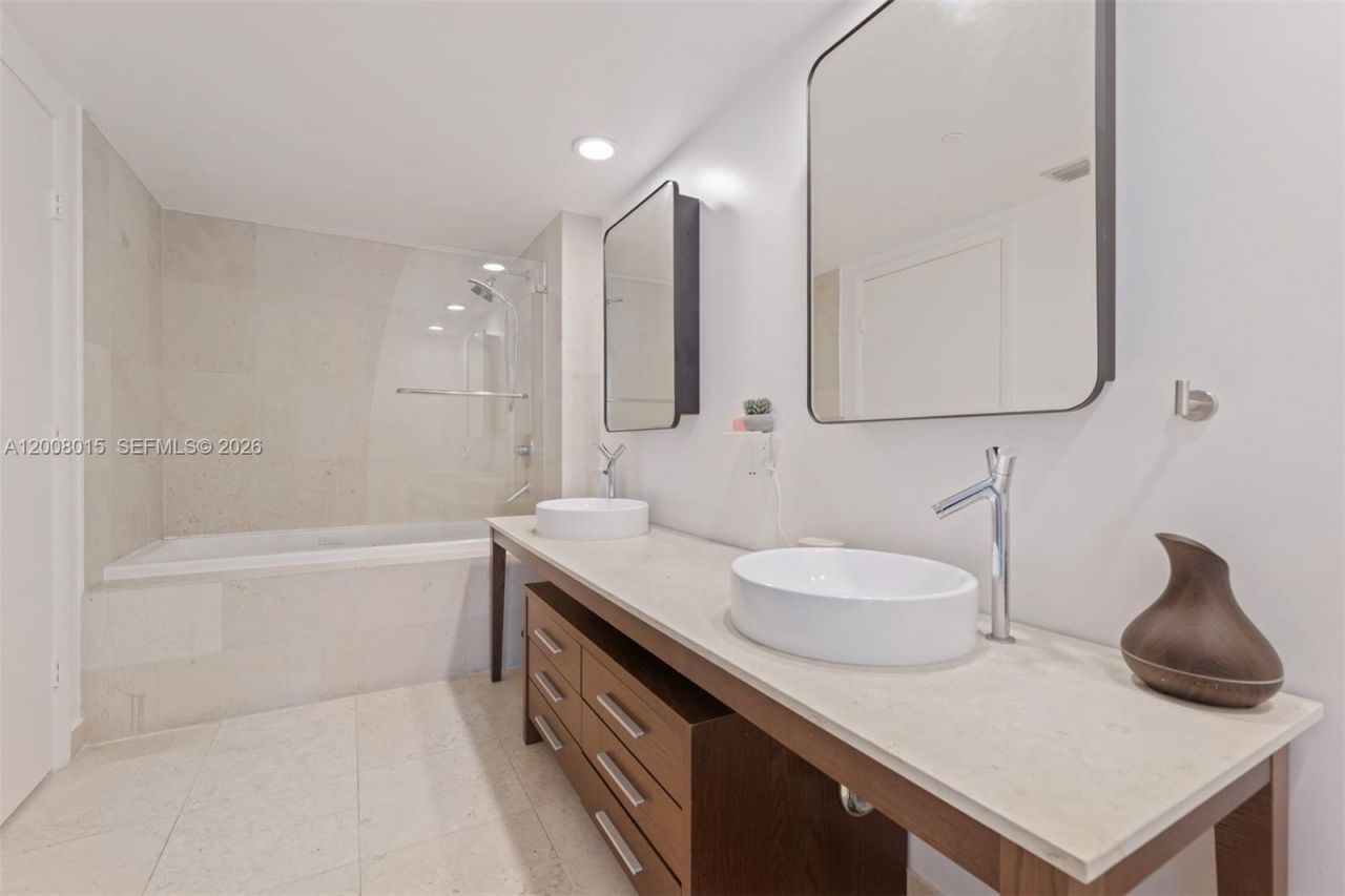 495 Brickell Ave , Unit 3509, Miami, FL 33131 Photo