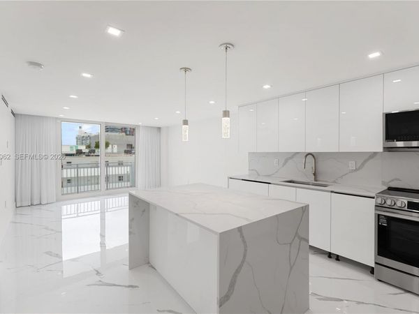 345 Ocean Dr , Unit 708, Miami Beach, FL 33139