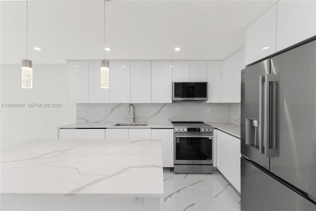 345 Ocean Dr , Unit 708, Miami Beach, FL 33139 Photo