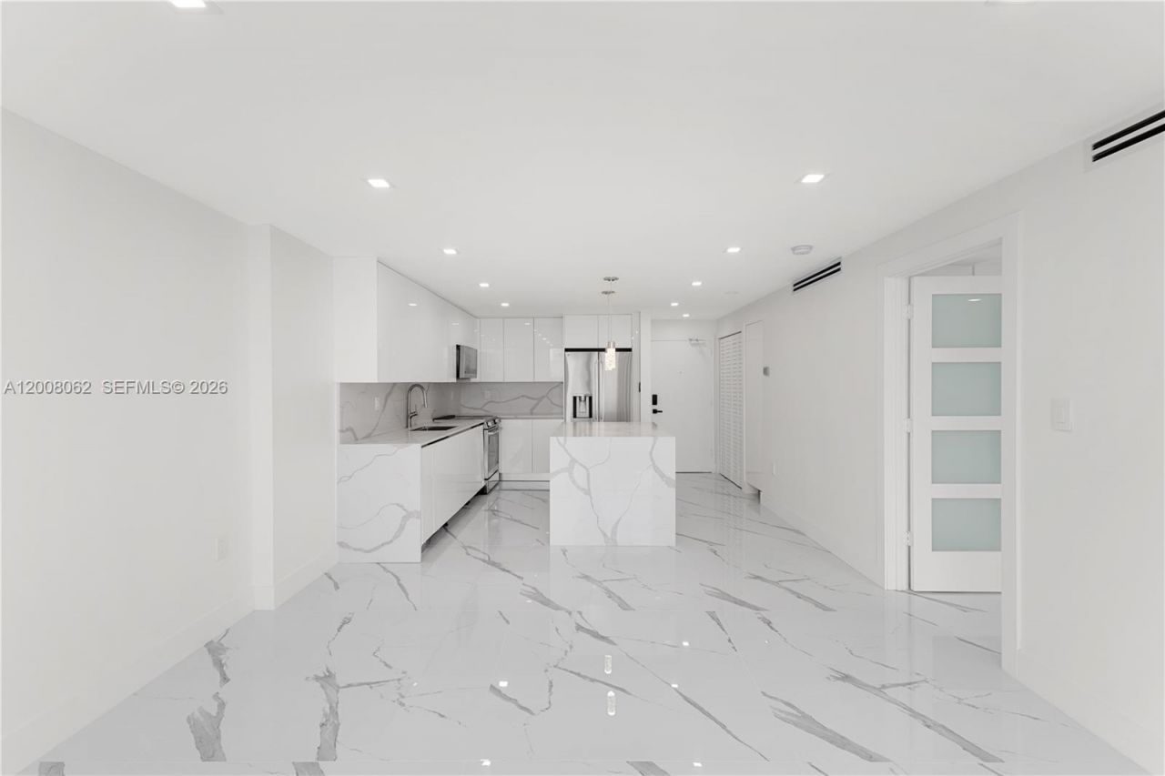 345 Ocean Dr, Unit 708, Miami Beach, FL 33139 Photo