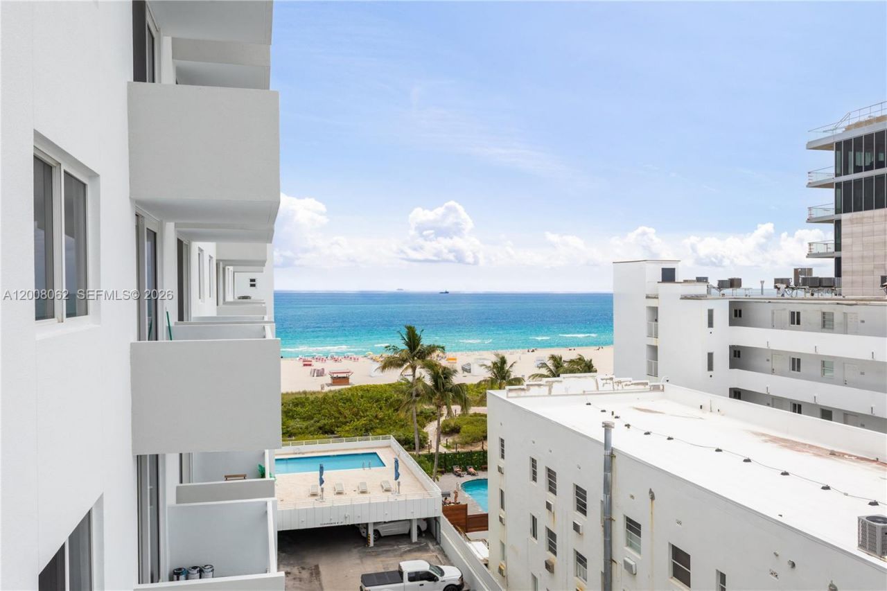 345 Ocean Dr, Unit 708, Miami Beach, FL 33139 Photo