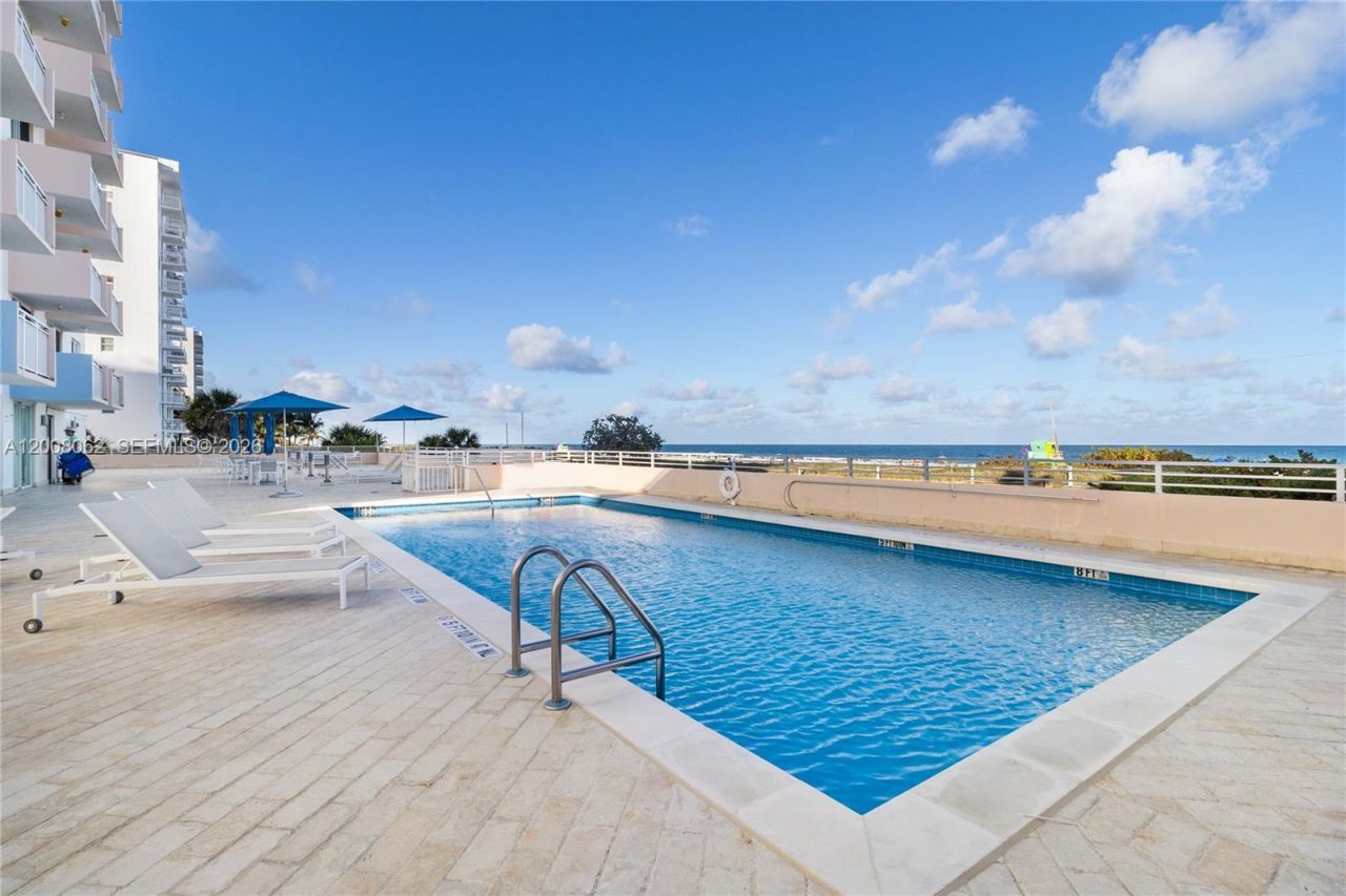 345 Ocean Dr, Unit 708, Miami Beach, FL 33139 Photo