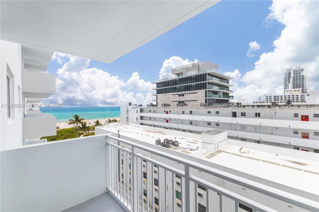 345 Ocean Dr, Unit 708, Miami Beach, FL 33139 Photo