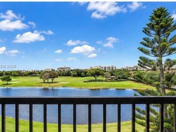 3300 W Rolling Hills Cir, Unit 606, Davie, FL 33328