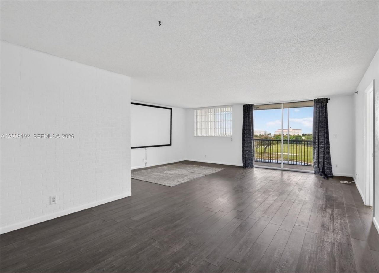 3300 W Rolling Hills Cir, Unit 606, Davie, FL 33328 Photo