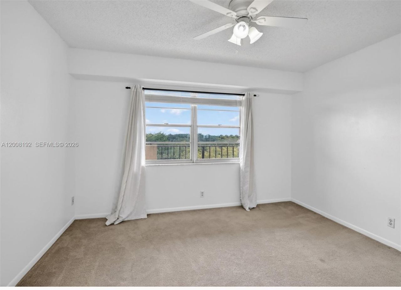 3300 W Rolling Hills Cir, Unit 606, Davie, FL 33328 Photo