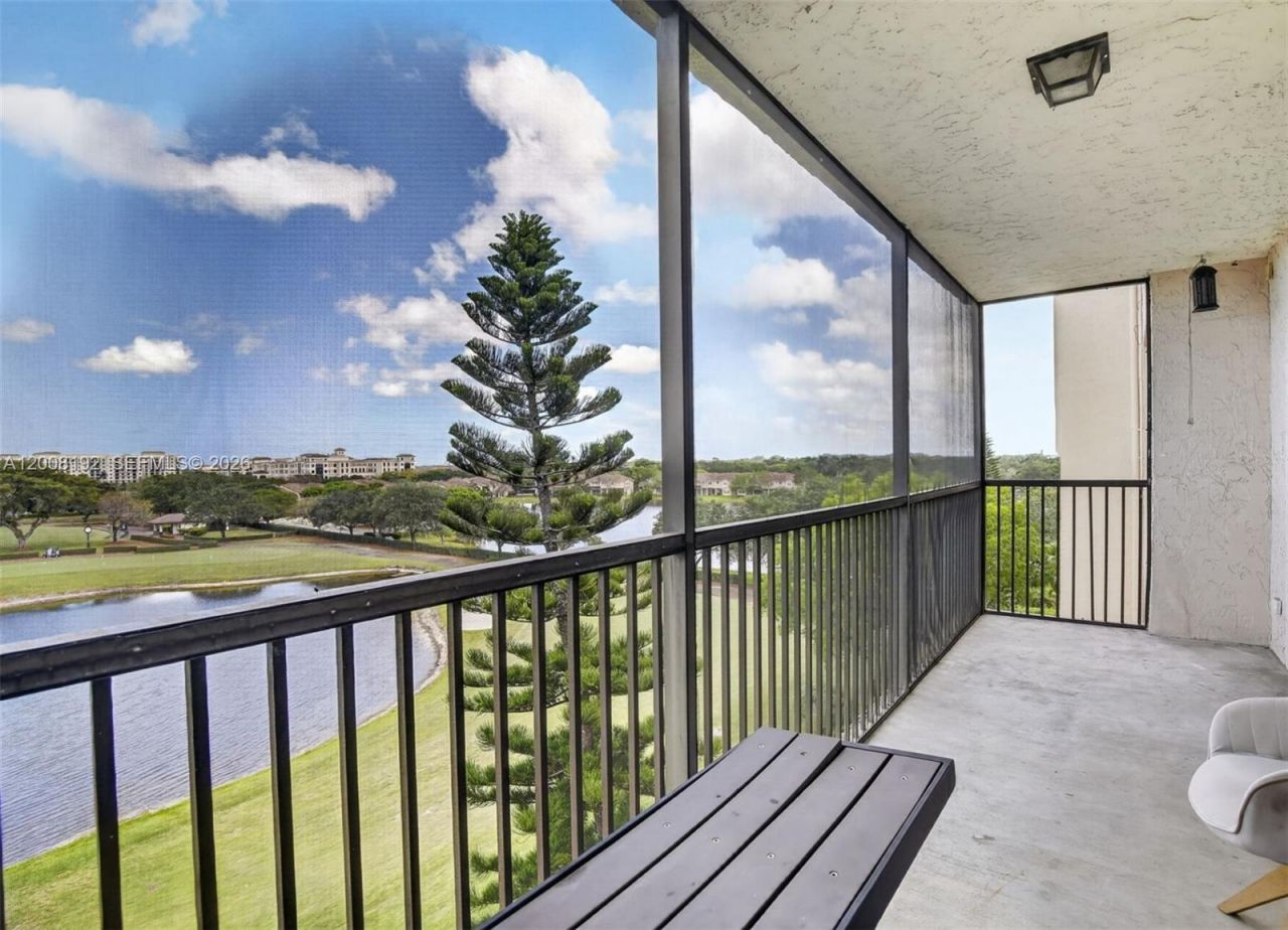 3300 W Rolling Hills Cir, Unit 606, Davie, FL 33328 Photo
