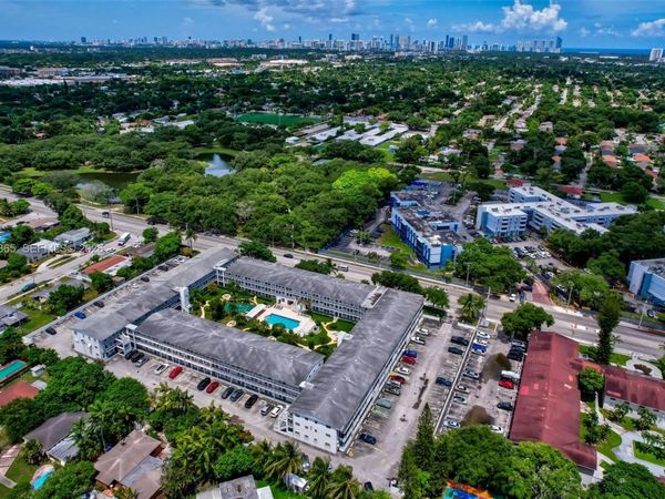 15610 NE 6th Ave , Unit 23C, Miami, FL 33162