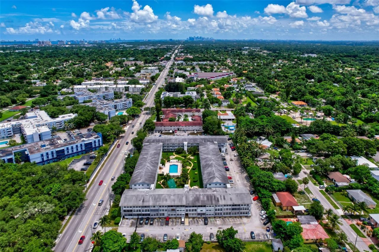 15610 NE 6th Ave , Unit 23C, Miami, FL 33162 Photo