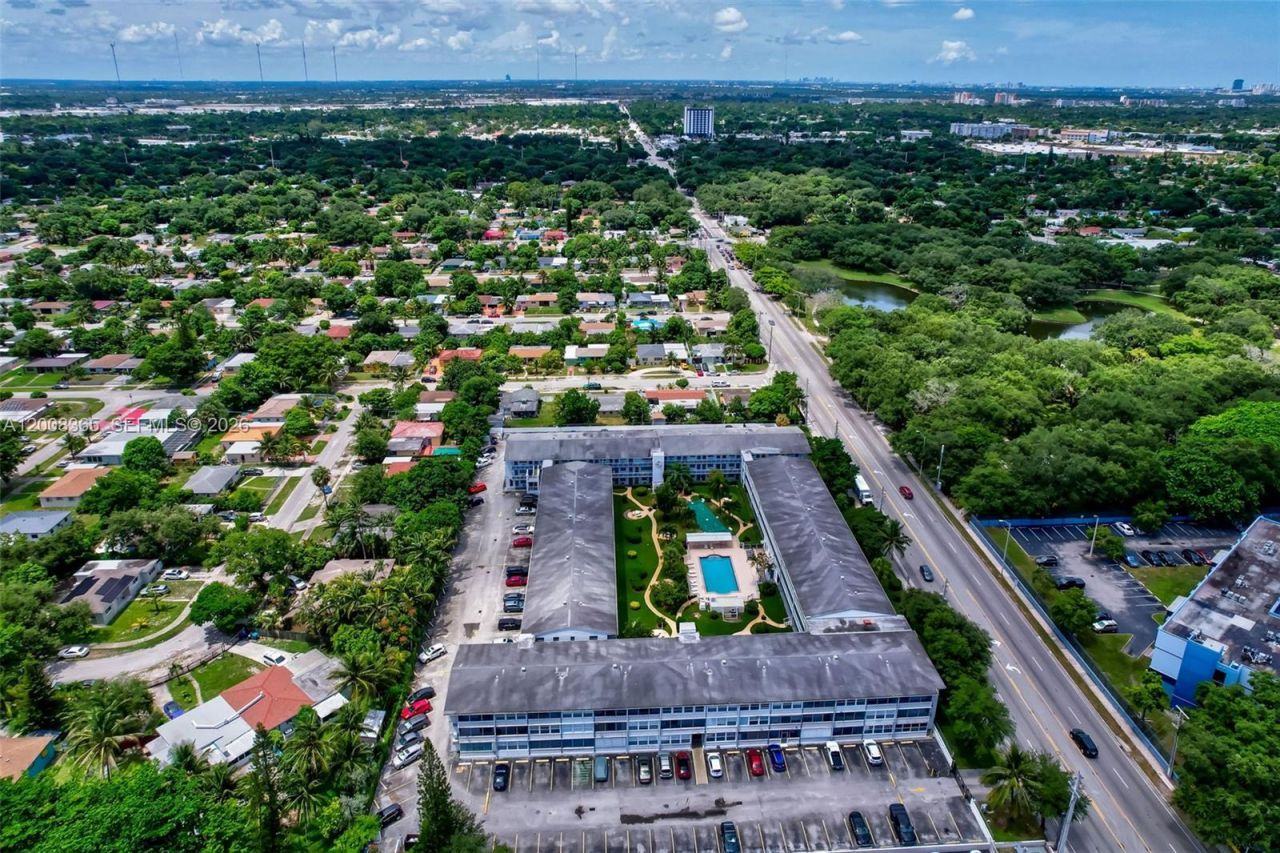 15610 NE 6th Ave , Unit 23C, Miami, FL 33162 Photo