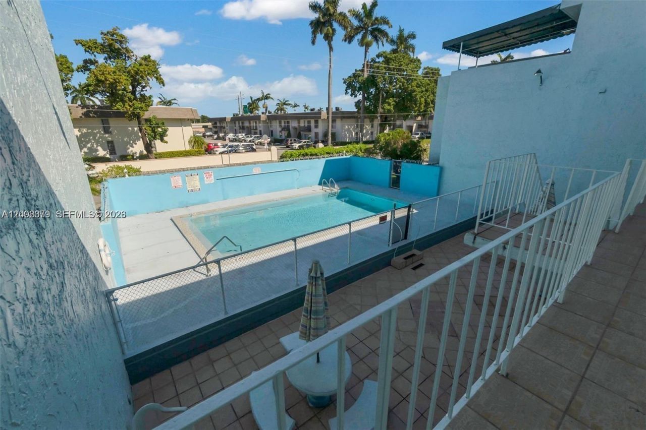 4370 NW 11th St, Unit 206, Miami, FL 33126 Photo
