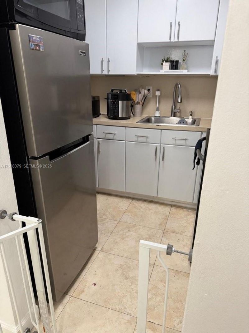 4370 NW 11th St, Unit 206, Miami, FL 33126 Photo