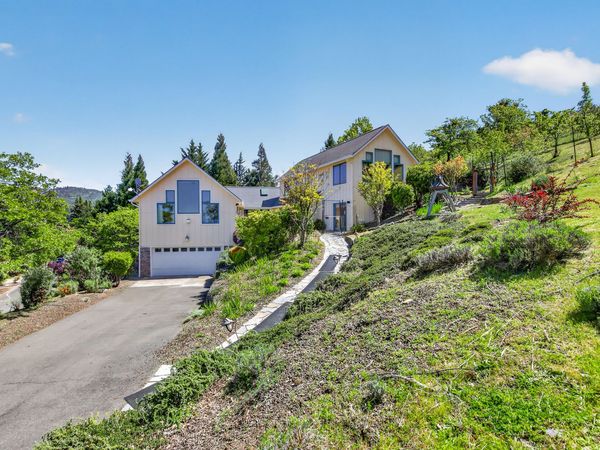 4406 San Juan Drive, Medford, OR 97504