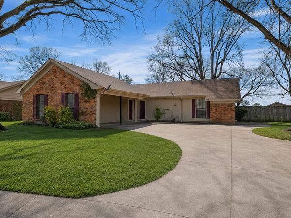 1034 W Roselawn Drive, West Memphis, AR 72301