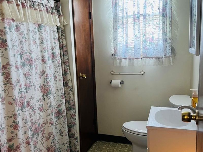 1121 N 7th Street, Martins Ferry, OH 43935 Photo 12