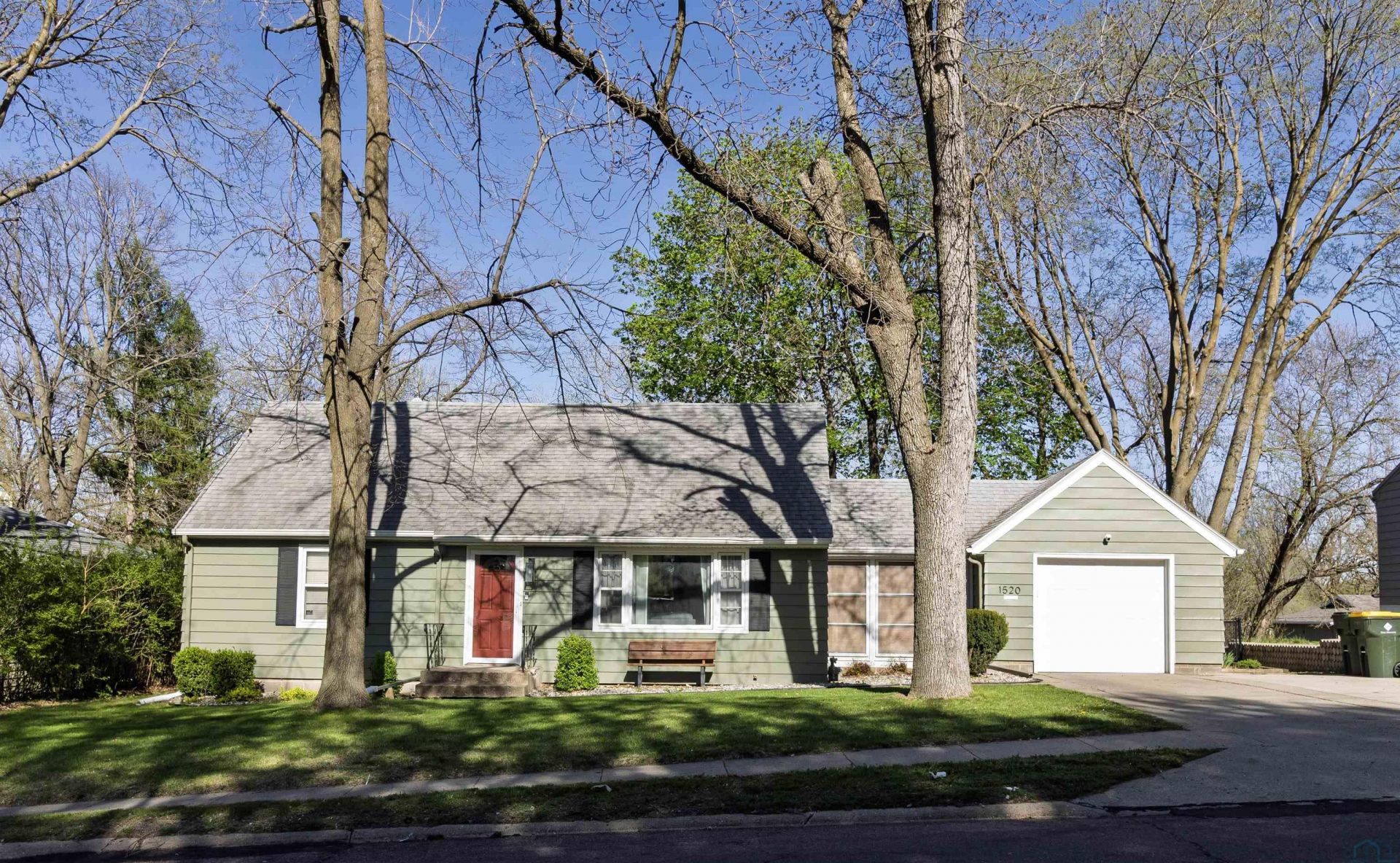 1520 S Lakeport St, Sioux City, IA 51106 Main Photo