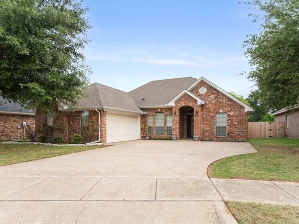 507 Sonny Avenue, Ennis, TX 75119