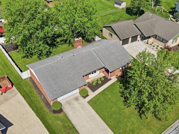 833 Glyncrest Drive, Wapakoneta, OH 45895
